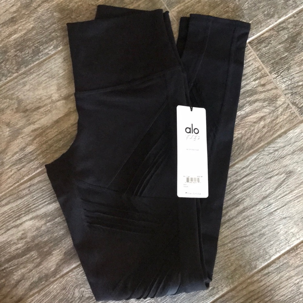Alo Yoga Leggings Black Sz S brand new beautiful